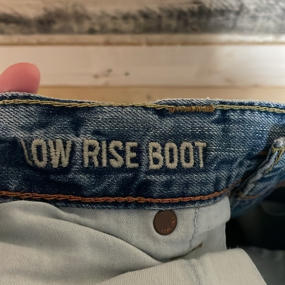 American Eagle Outfitters size 32X34 Low-rise Boot Medium Wash Soft Denim Jeans - Picture 11 of 12